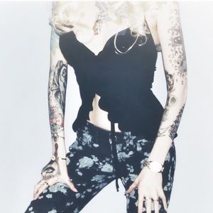 Size S Y2K vintage black belly bearing top